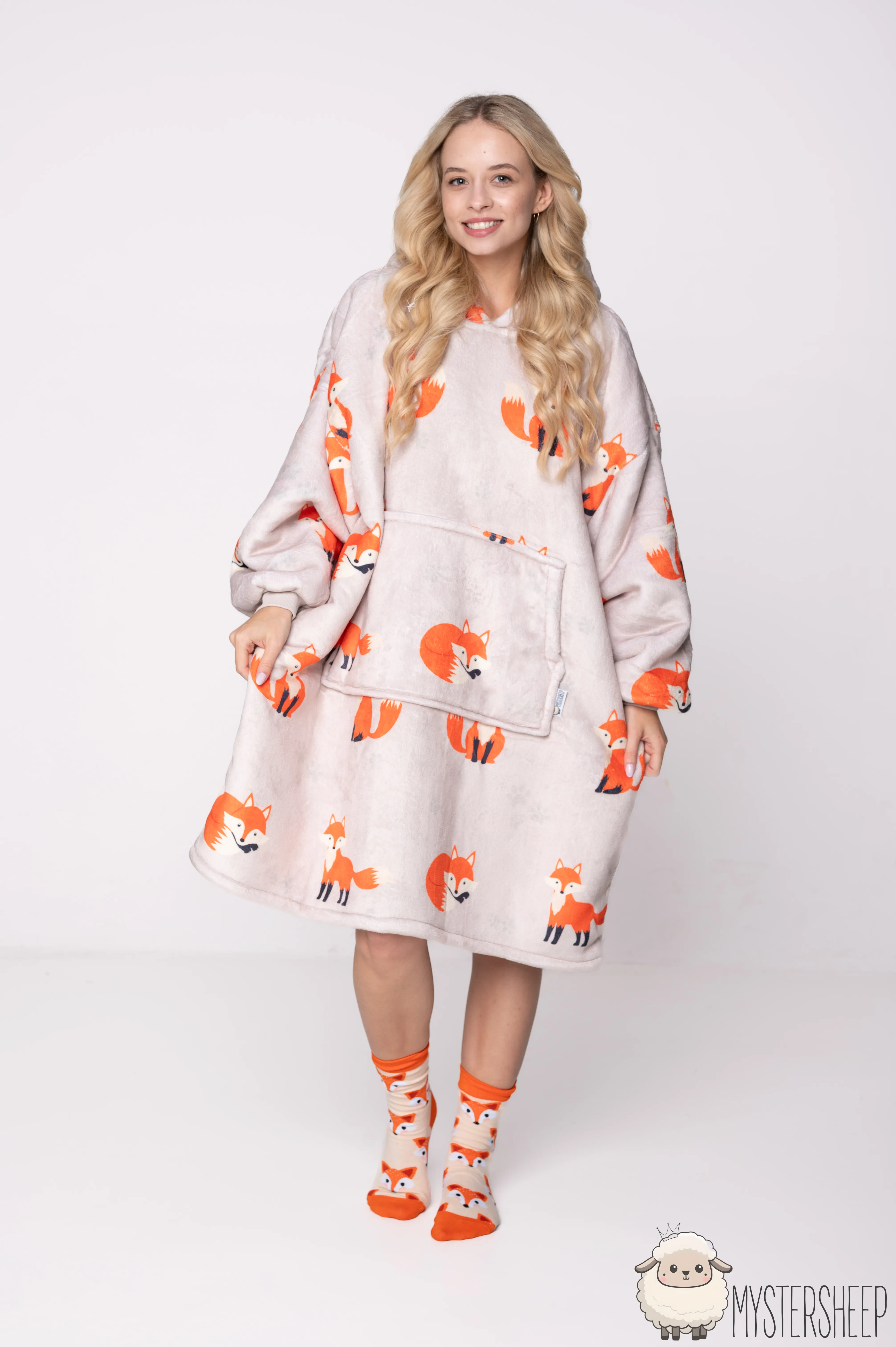 Kocobluza i skarpetki Mystersheep - Zestaw Skoczne Liski Front